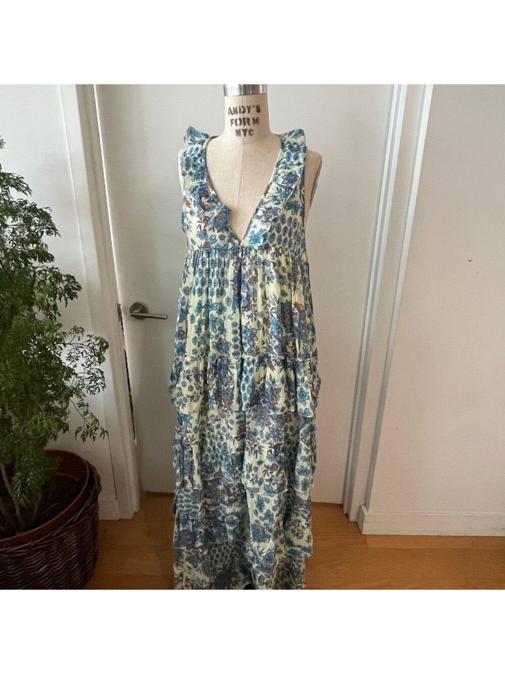 NWT GUADALUPE Floral Sleeveless Tiered Ruffle Maxi Dress Size Medium